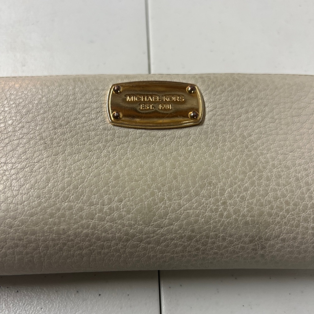 Michael Kors Beige Wallet with Gold Accents - Picture 4 of 8